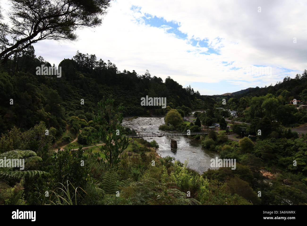 Coromandel Ranges The Karangahake Gorge lies between the Coromandel and Kaimai ranges, at ...
