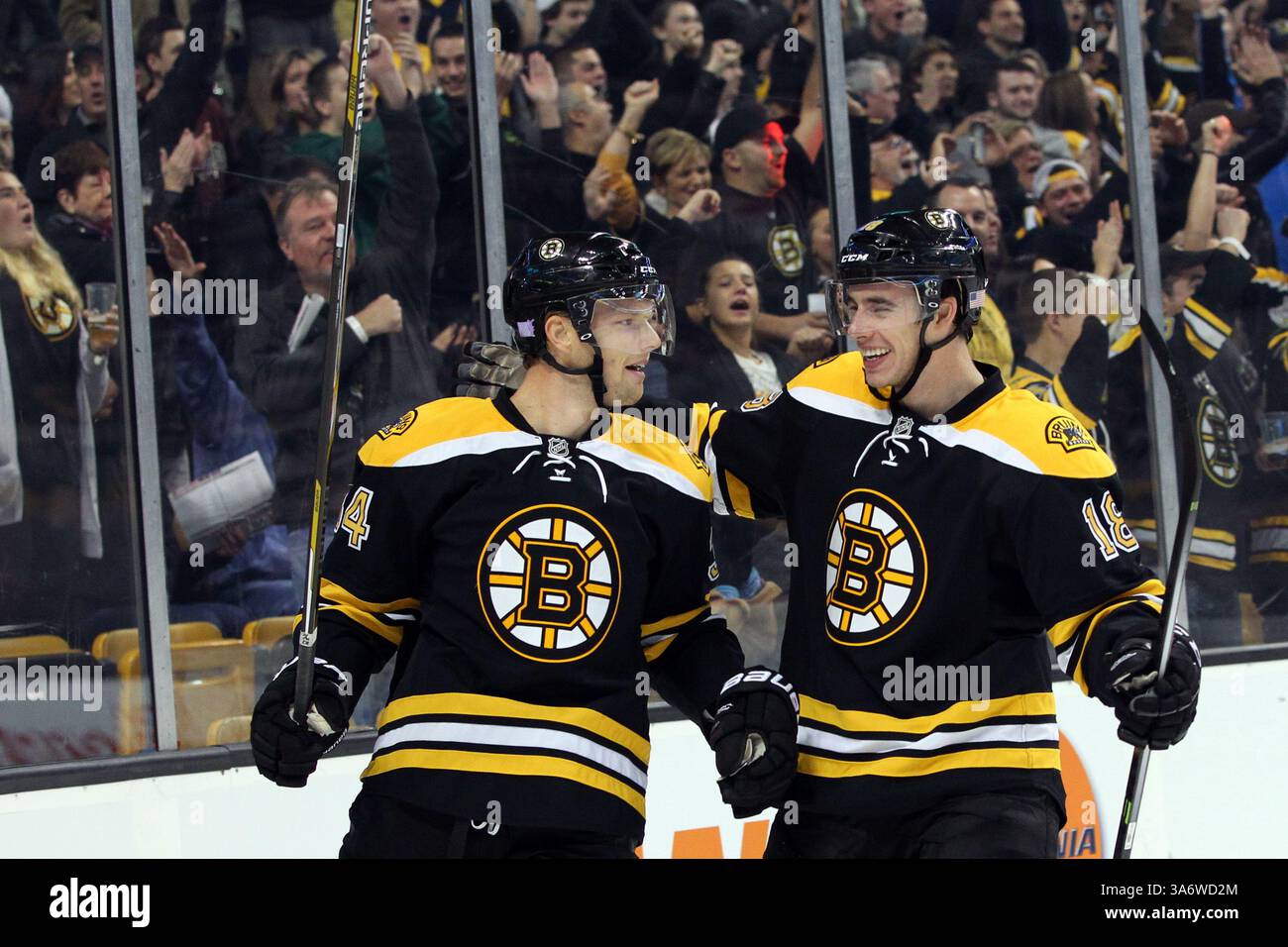 Men's Reebok Boston Bruins Reilly Smith #18 Premier Jersey Sz L - NWT Black, image size:1300x956