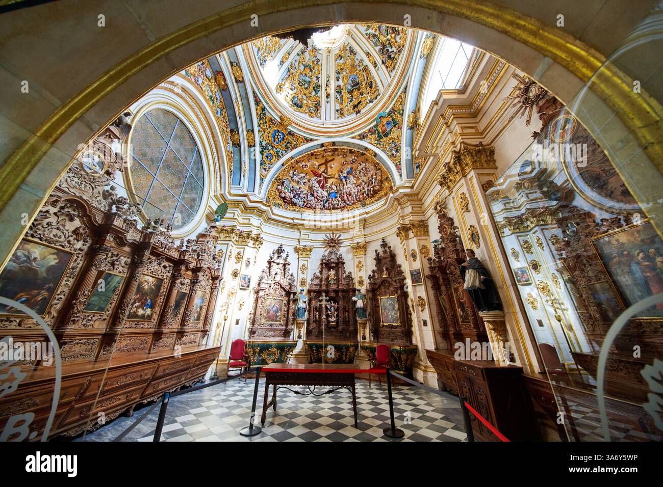 Rococo style of architecture hi-res stock photography and images - Alamy