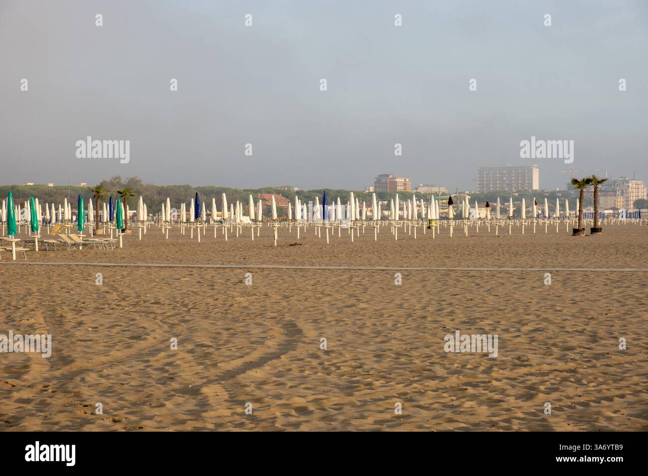 Empty beach loungers closed sun hi-res stock photography and images - Alamy