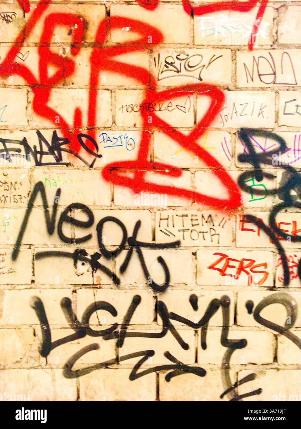 Graffiti s of Berlin Berlin, Germany. Graffiti, Mural anf tag left ...