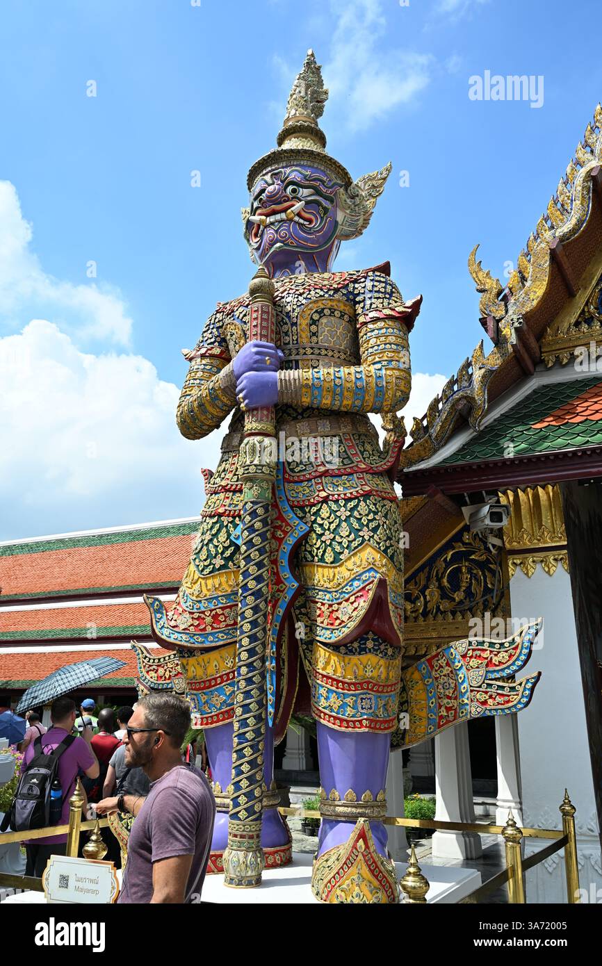 The Grand Palace Bangkok Thailand , Mythical Giant guardian yak Statue ...
