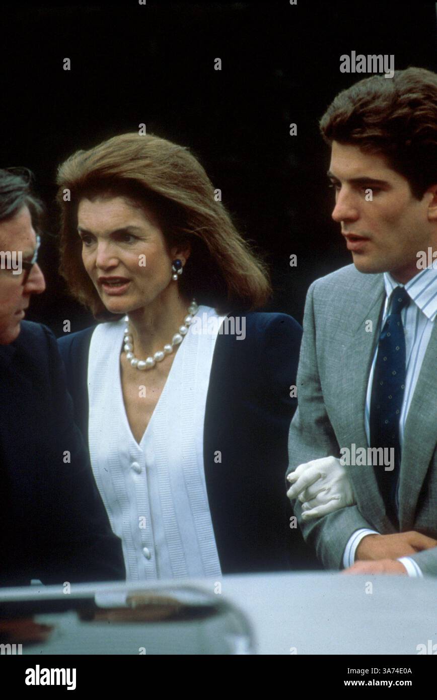 Jackie kennedy hi-res stock photography and images - Page 2 - Alamy