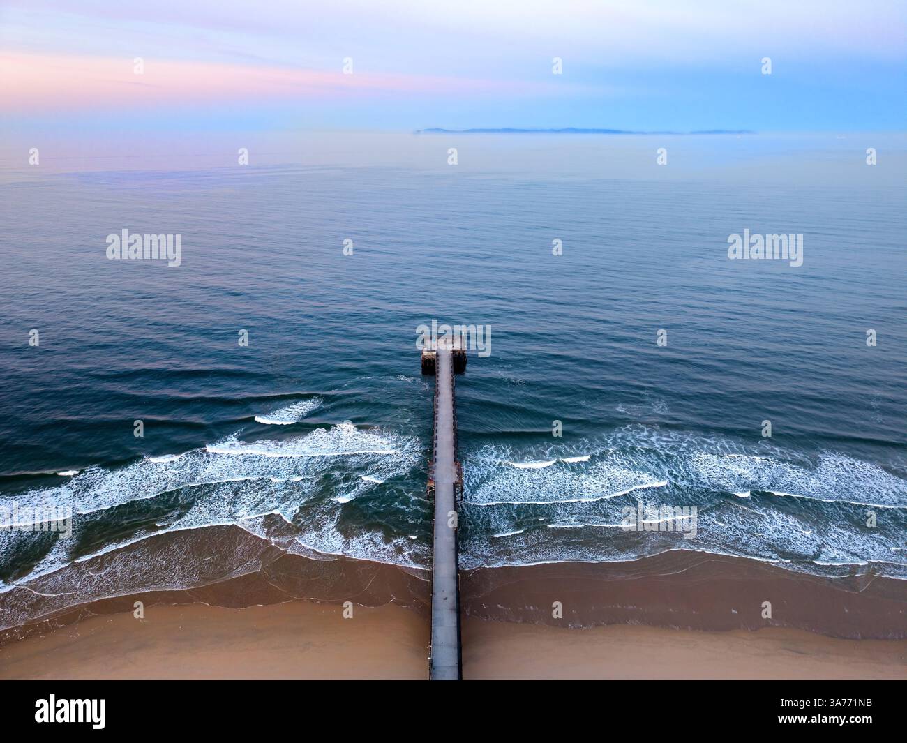 Newport beach dory fleet hi-res stock photography and images - Alamy