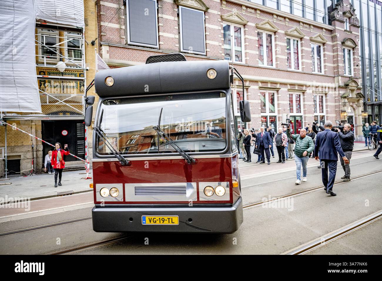 AMSTERDAM - Jet de nijs on bus with family Farewell memorial Rob de ...