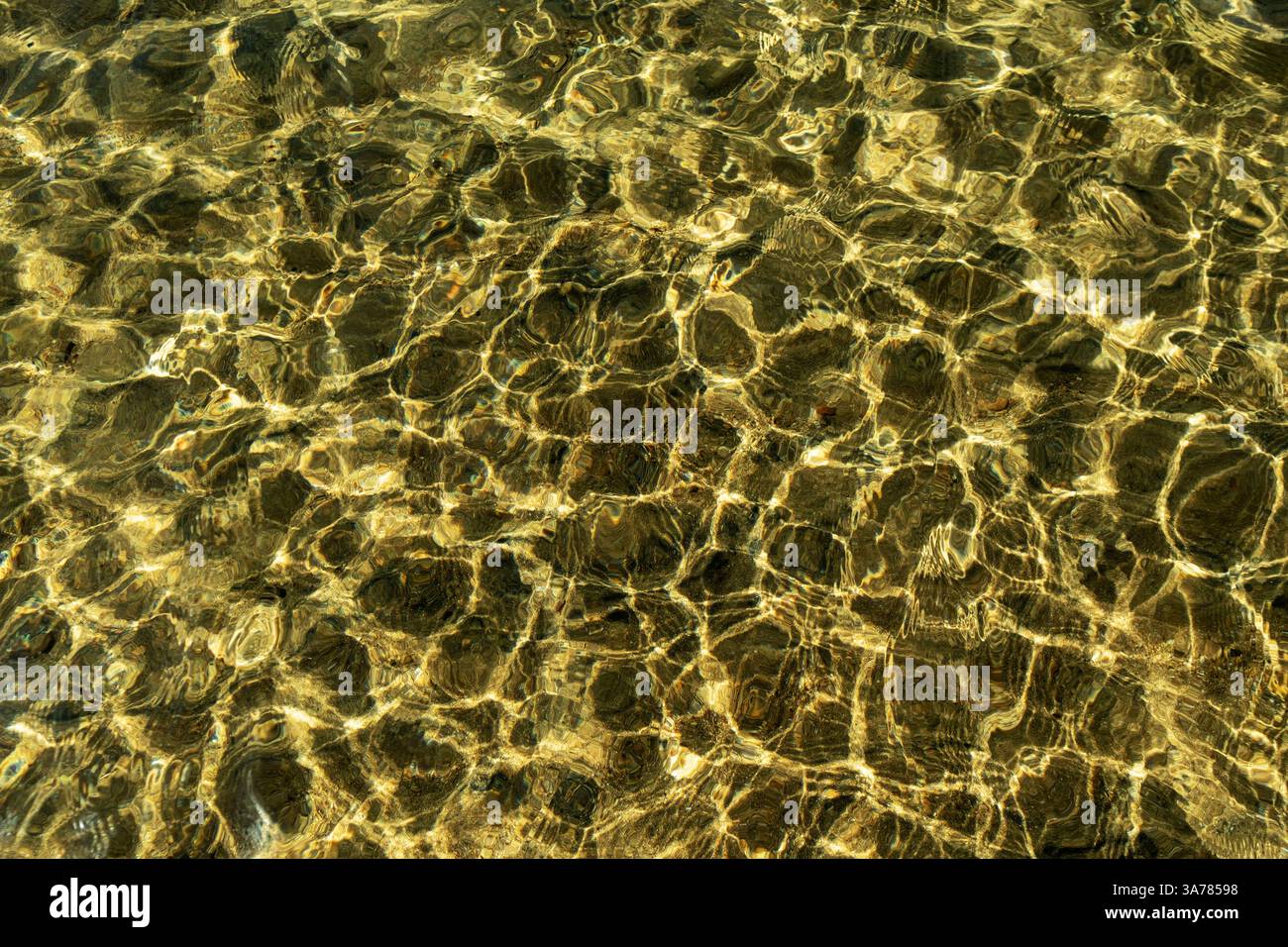 Clear Lake Reflections Hi res Stock Photography And Images Alamy