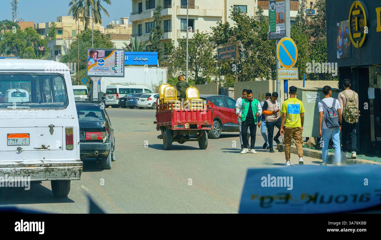 Downtown cairo street hi-res stock photography and images - Alamy