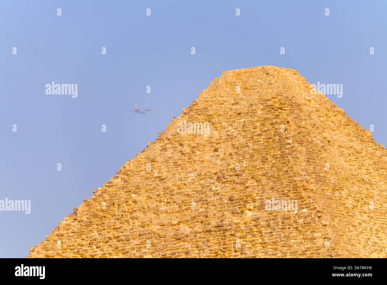 Top of the great pyramid hi-res stock photography and images - Alamy