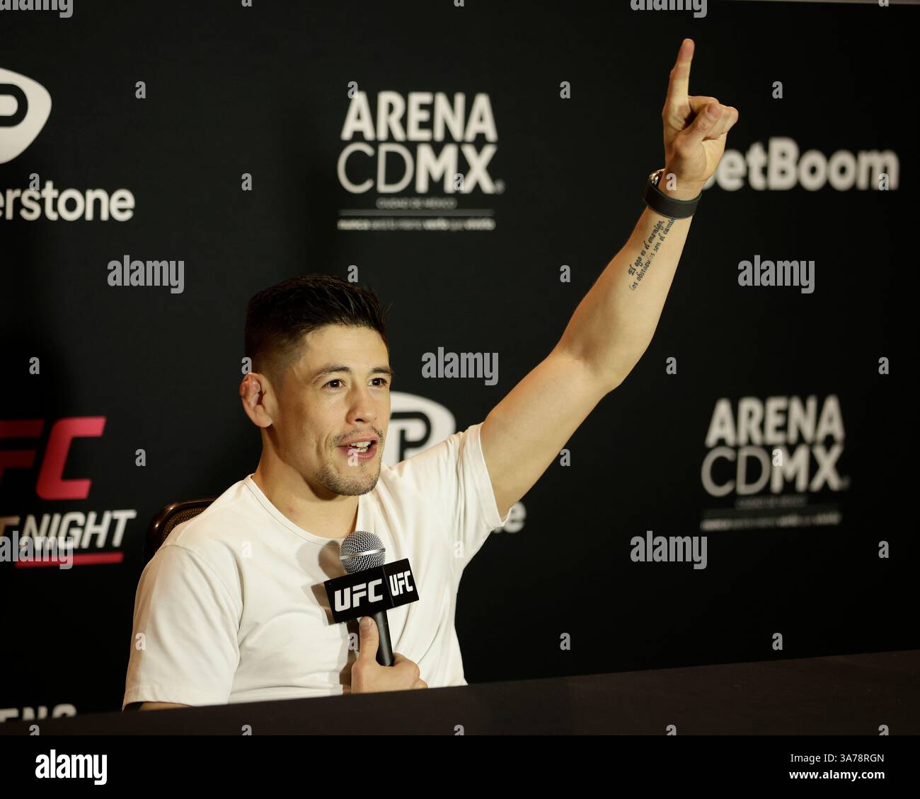 Mexico City, Mexico. 26th Mar, 2025. BRANDON MORENO speaks to the media during Media Day for UFC Fight Night Mexico City at the InternContinental Mexico City hotel in Mexico City, MX. (Credit Image: © Alejandro Salazar/ZUMA Press Wire) EDITORIAL USAGE ONLY! Not for Commercial USAGE! Stock Photo