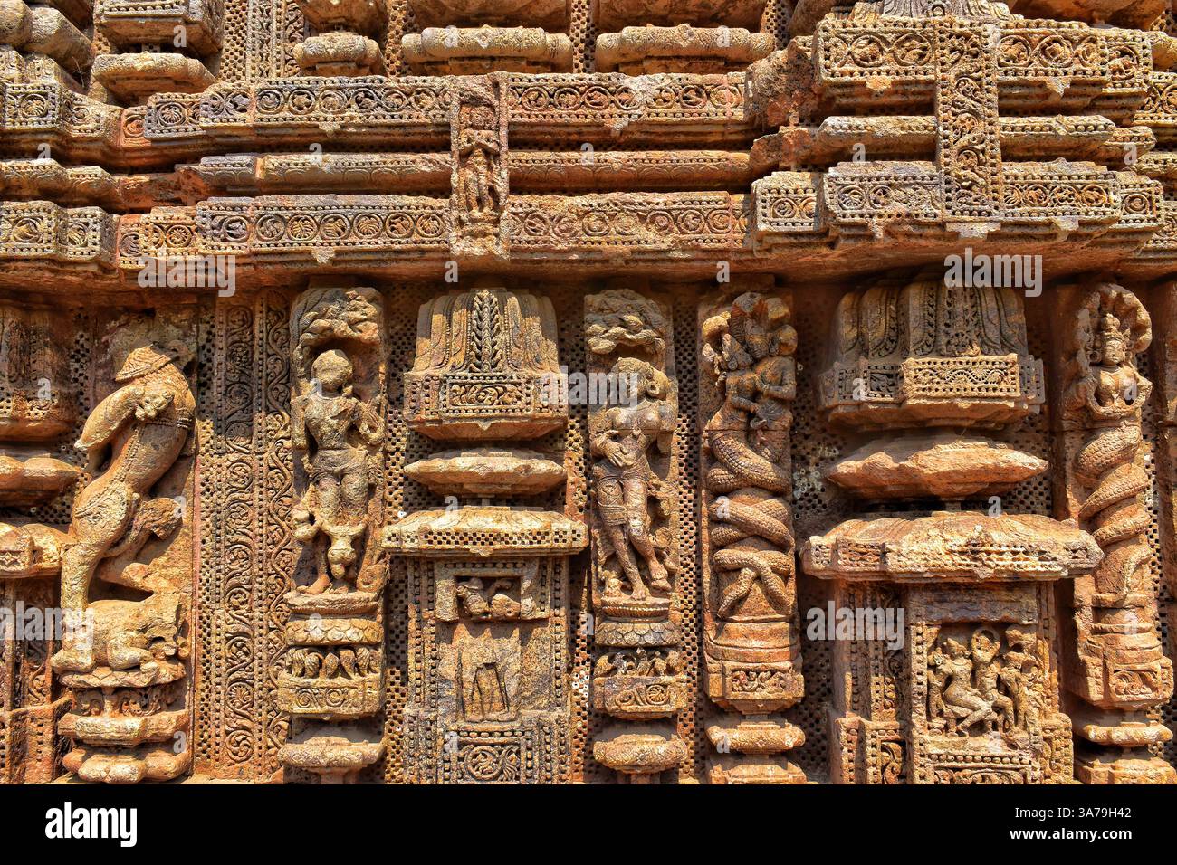 Sculpture of konark hi-res stock photography and images