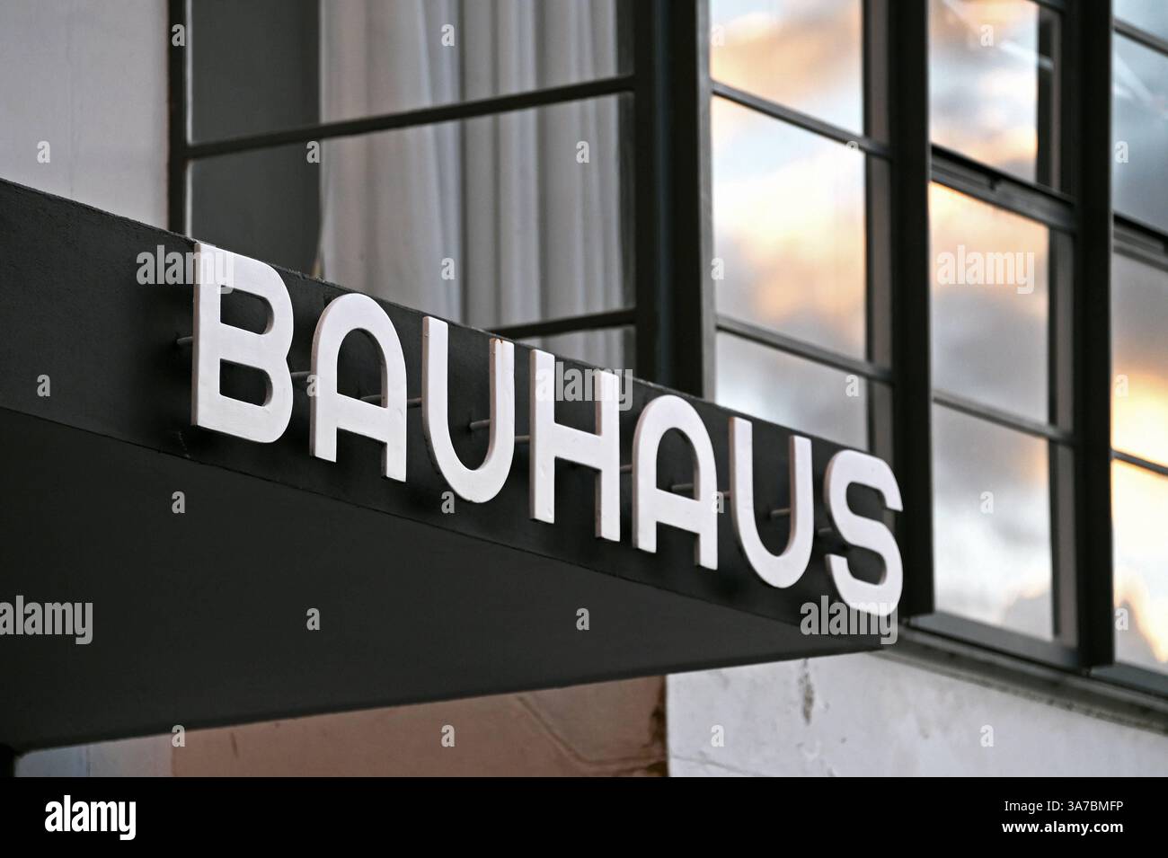 Bauhaus dessau interior hi-res stock photography and images - Alamy