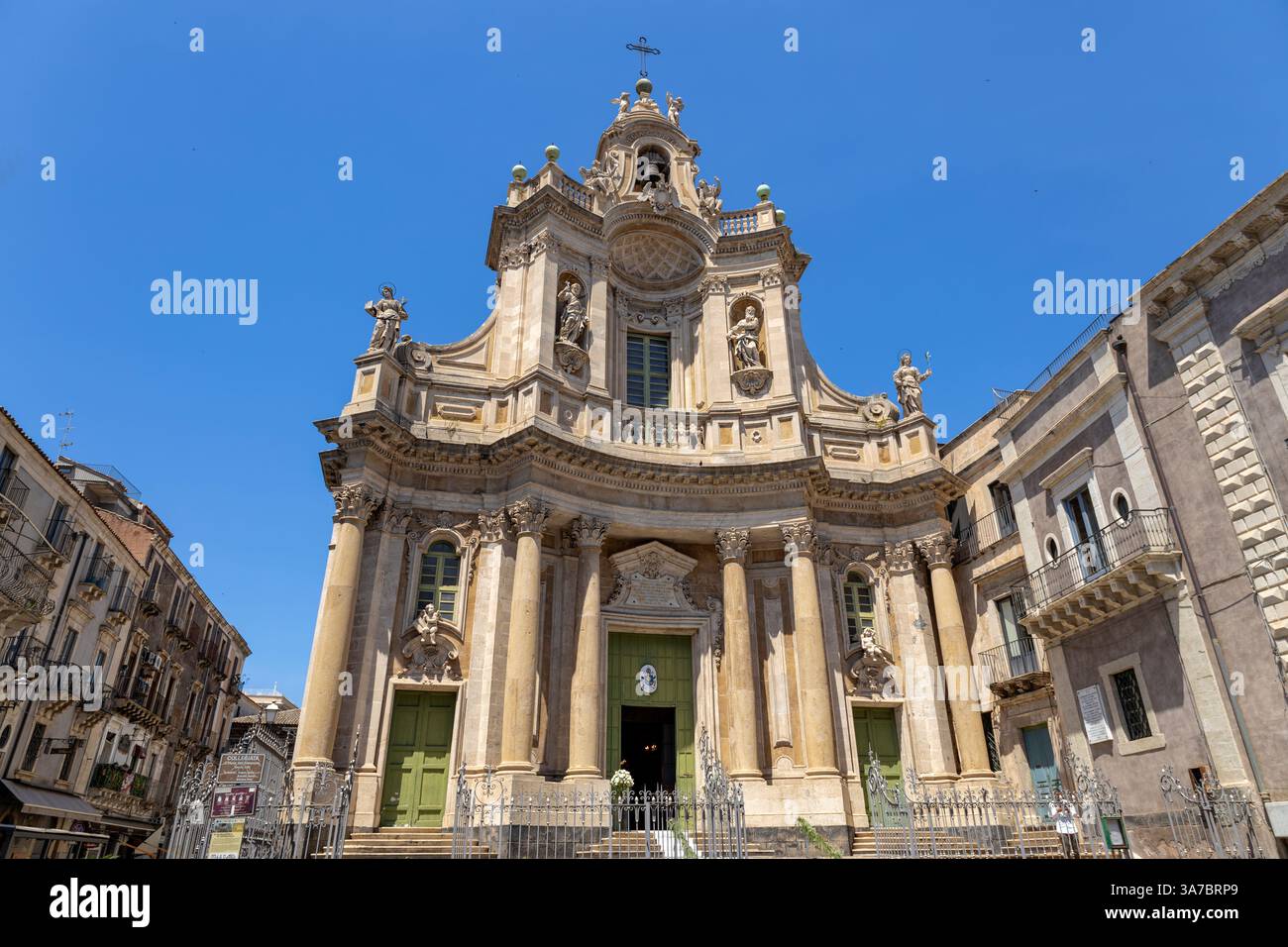The city of catania hi-res stock photography and images - Page 17 - Alamy, image size:1300x956