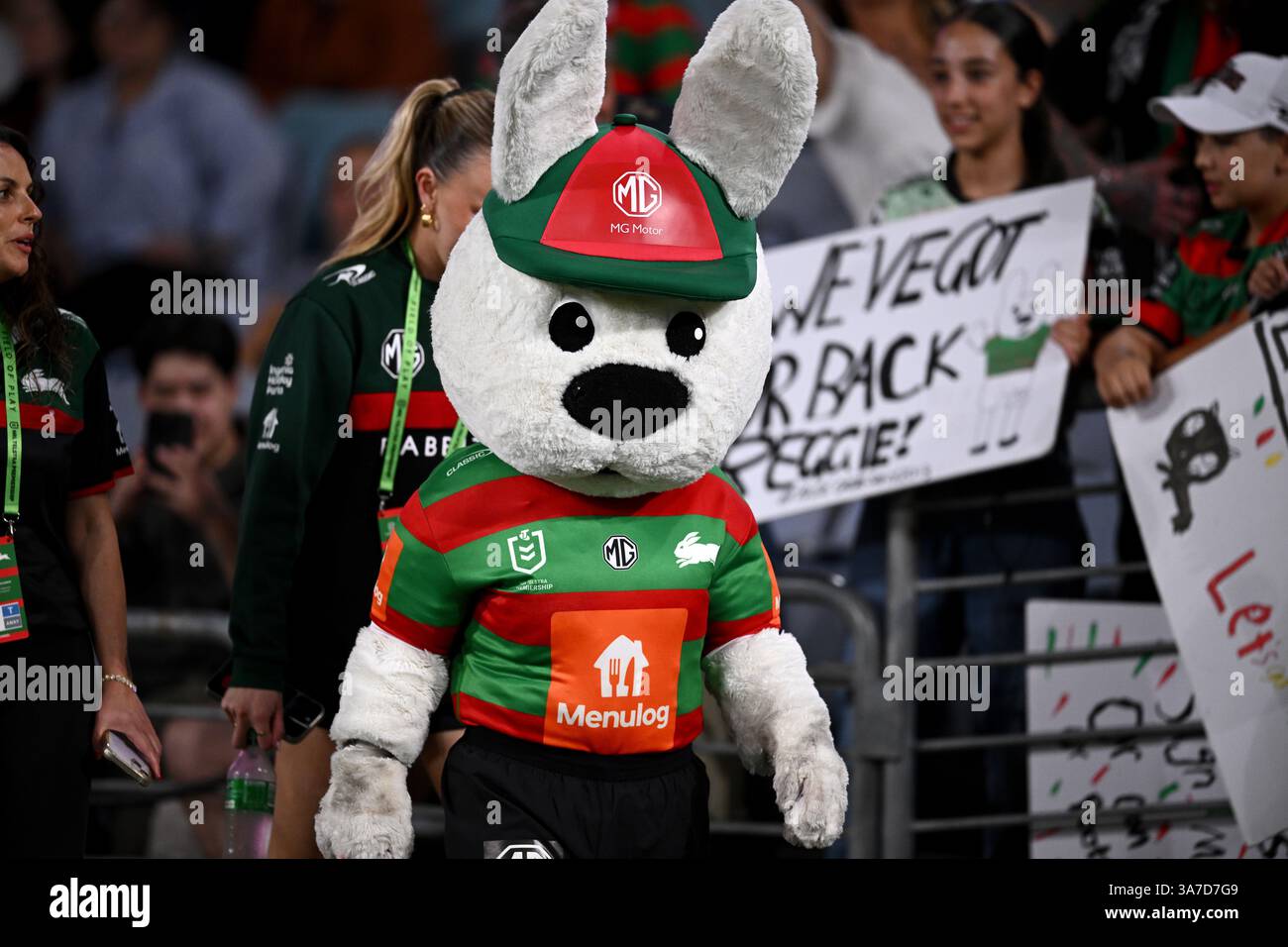 Sydney, Australia. 27th Mar, 2025. South Sydney mascot Reggie the ...