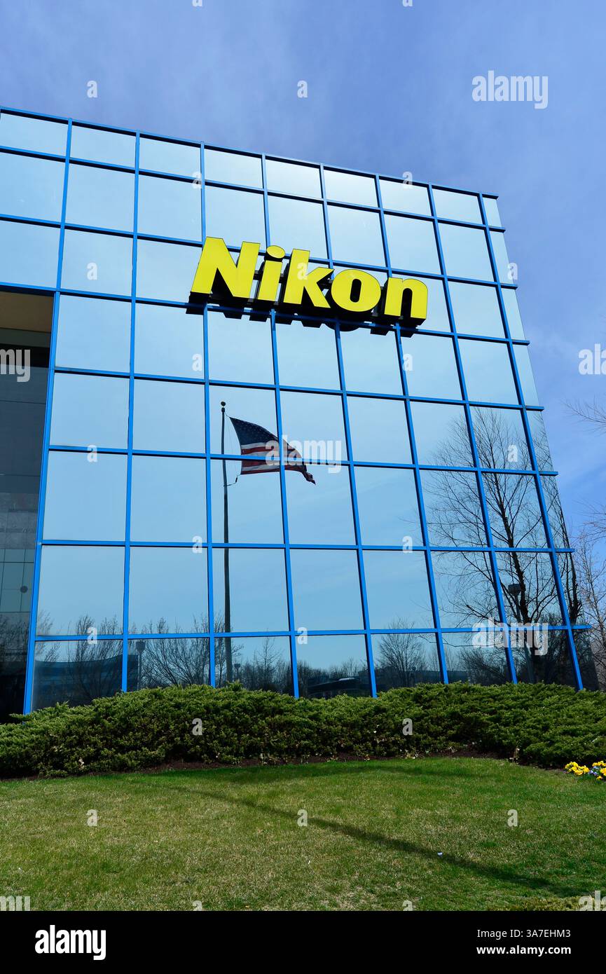 Nikon　FX Format  木目×ゴールド　販促展示台 新品未使用 Nikon FX Format 木目×ゴールド 販促展示台