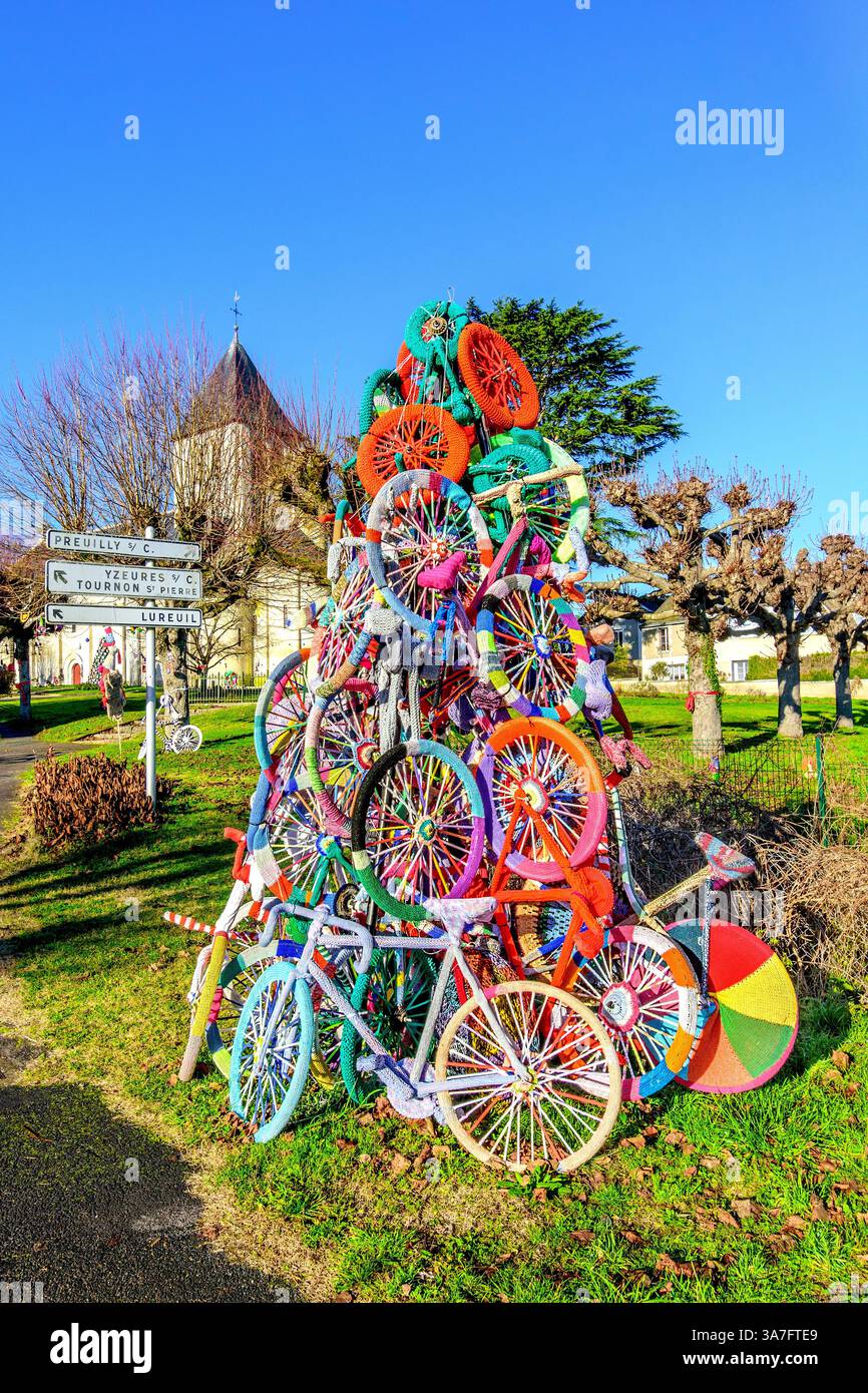 Crochet covered bicycles on display next to 'voie verte' green way for cyclists and walkers - Bossay-sur-Claise, Indre-et-Loire (37), France. Stock Photo