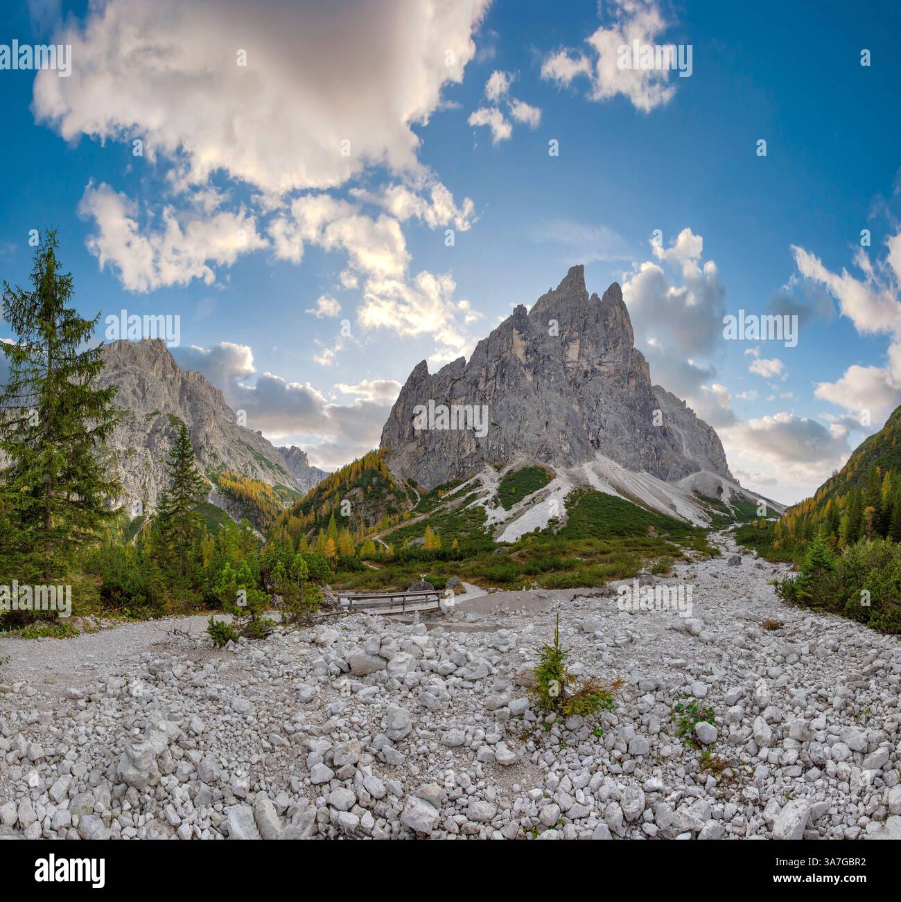 The Fischleindal with a view of the Oberbachernspitzen in the Drei Zinnen Nature Park, Sexten - Sesto,  , Italy, landscape, autumn, mountains, hills, Stock Photo