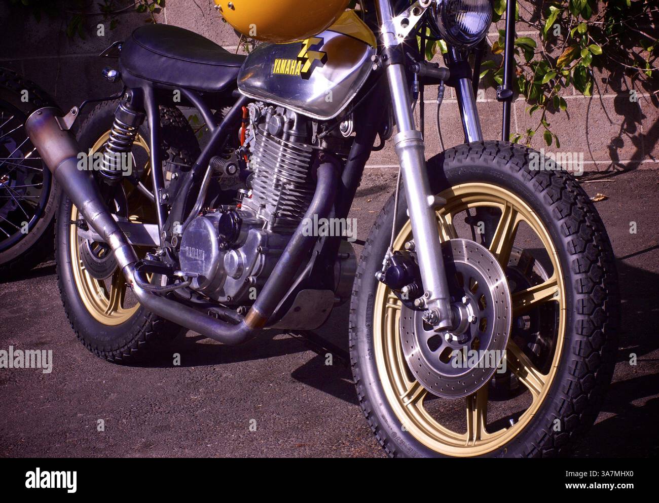 Yamaha sr500 hi-res stock photography and images - Alamy