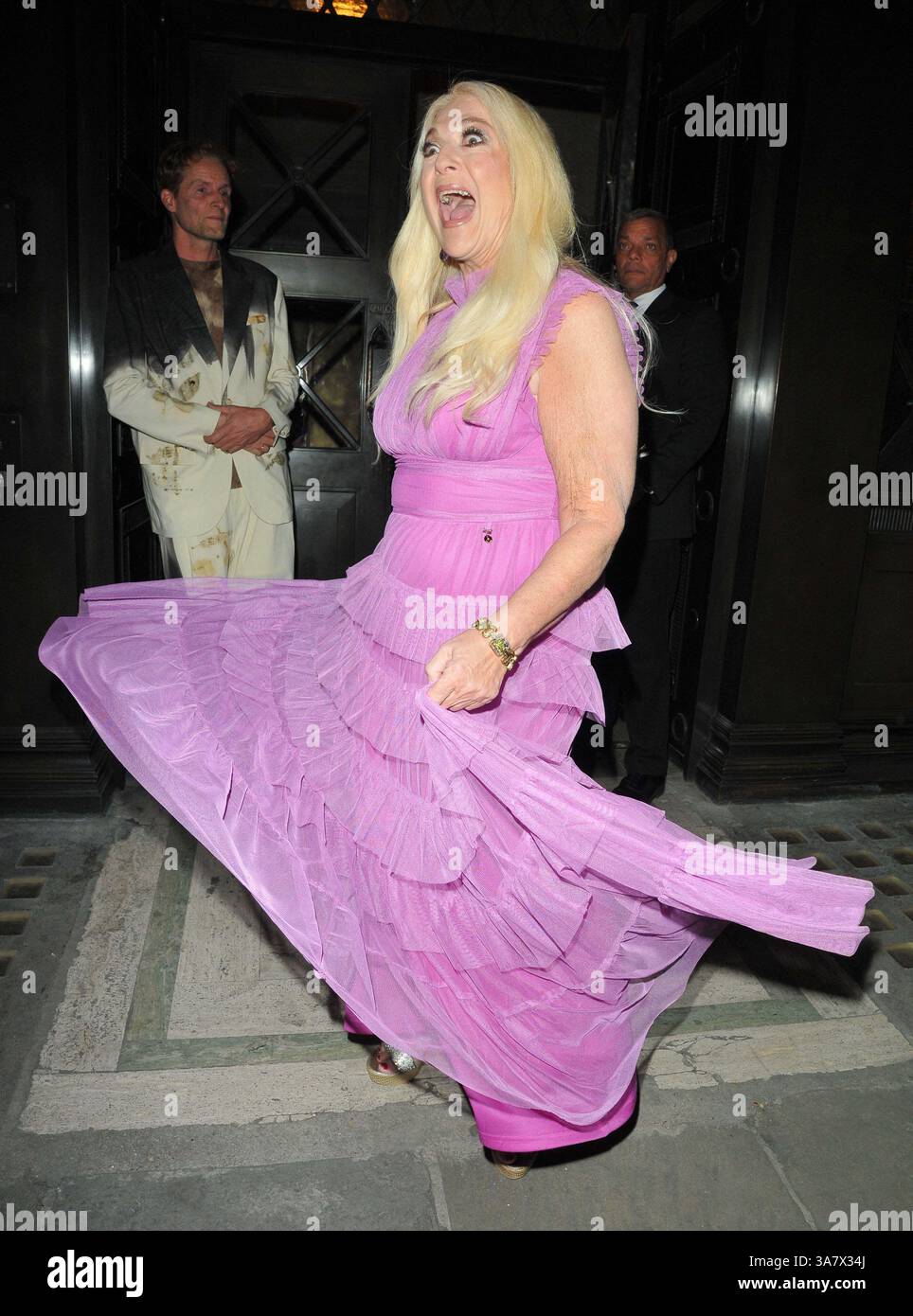 Vanessa feltz pink dress hi-res stock photography and images - Alamy Vanessa feltz pink dress hi-res stock photography and images - Alamy