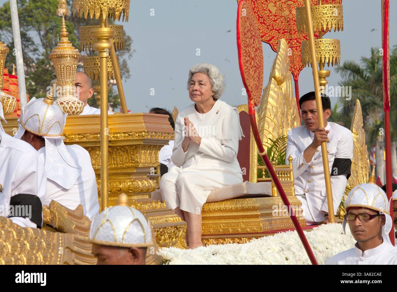 KING NORODOM SIHAMONY and QUEEN NORODOM MONINEATH take the cremated ...