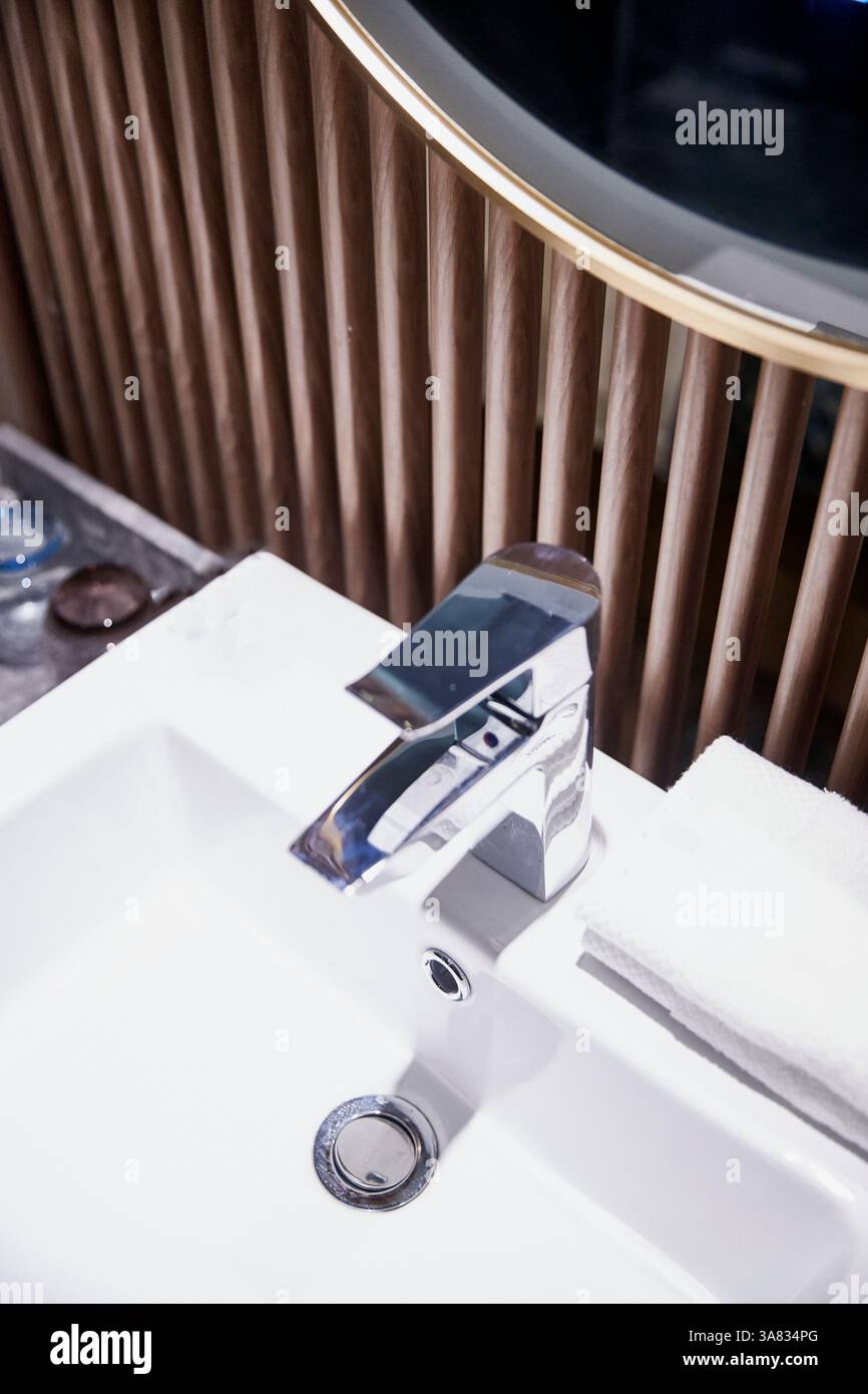 Modern Chrome Bathroom Faucet Stock Photo - Alamy