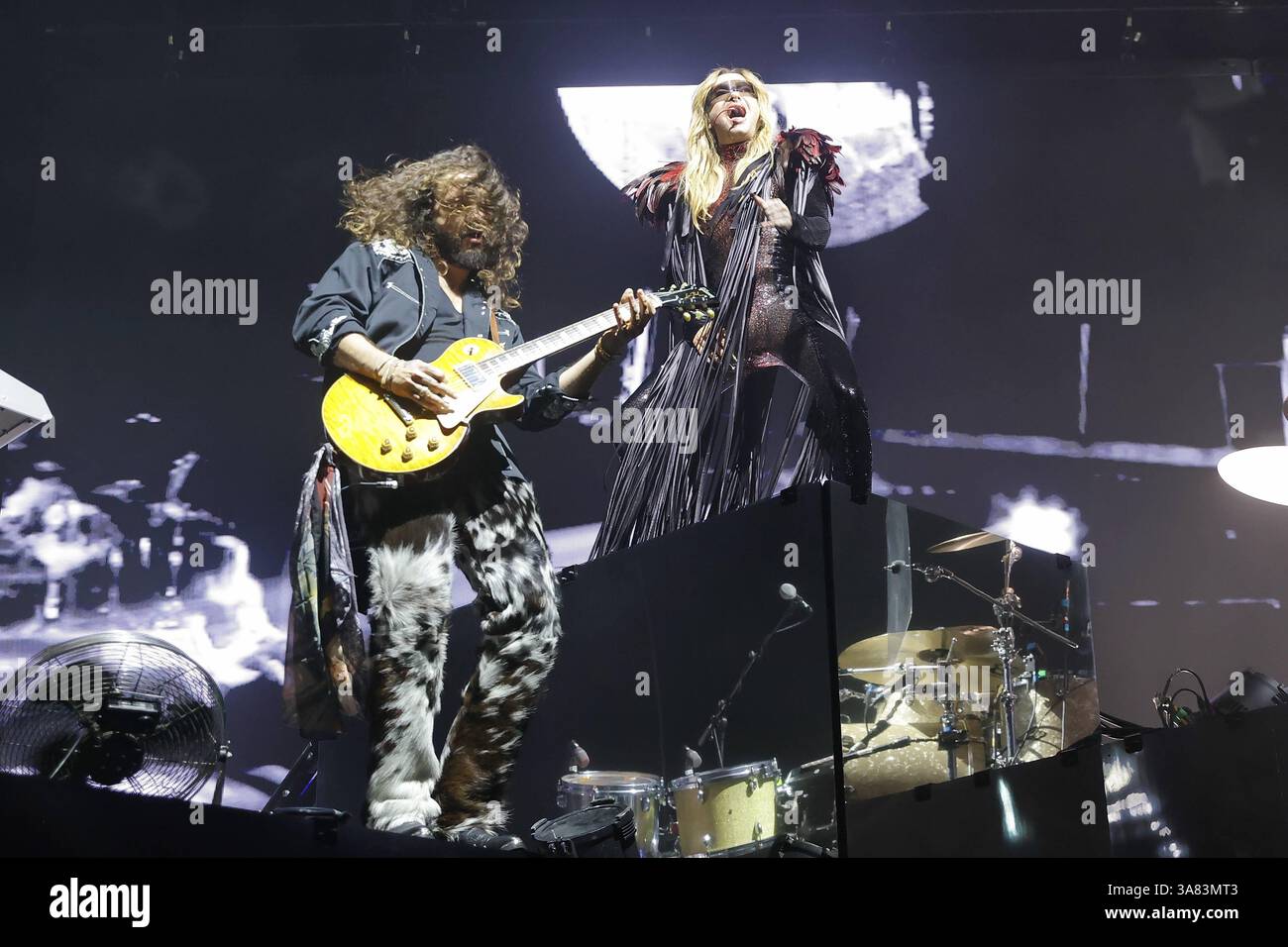 27 03 2025 Tokio Hotel Sänger Bill Kaulitz Im Konzert Live In Der