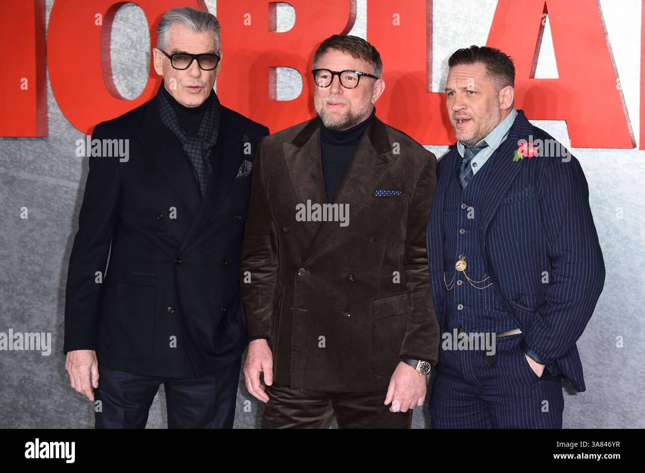 Guy Ritchie Paramount Pierce Brosnan, Guy Ritchie und Tom Hardy bei der Premiere der ...