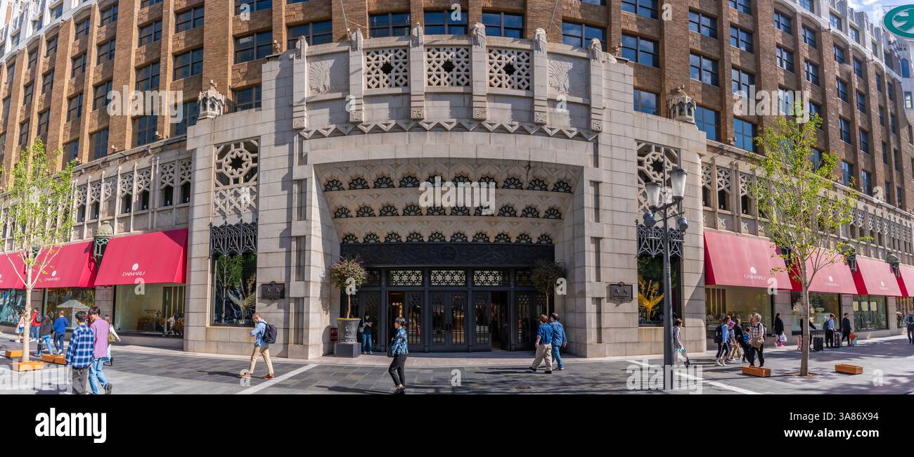 Osaka street fashion hi-res stock photography and images - Alamy