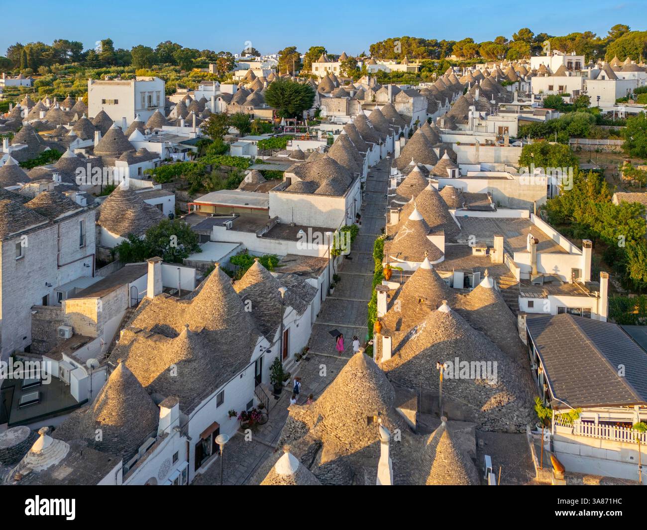 Trulli, Rione Monti, UNESCO, Alberobello, Bari, Apulia, Italy Stock ...