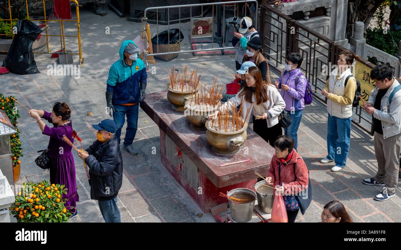 Incense burning chinese temple in hi-res stock photography and images ...