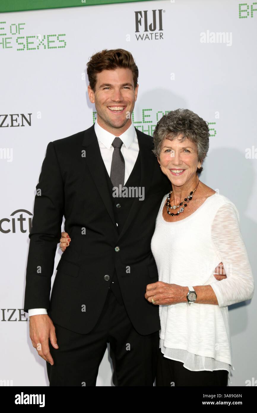 September 16, 2017 - Westwood, CA, USA - LOS ANGELES - SEP 16:  Austin Stowell, Elizabeth Stowell at the ''Battle of the Sexes'' LA Premiere at the Village Theater on September 16, 2017 in Westwood, CA  (Credit Image: © Kathy Hutchins via ZUMA Wire) Stock Photo