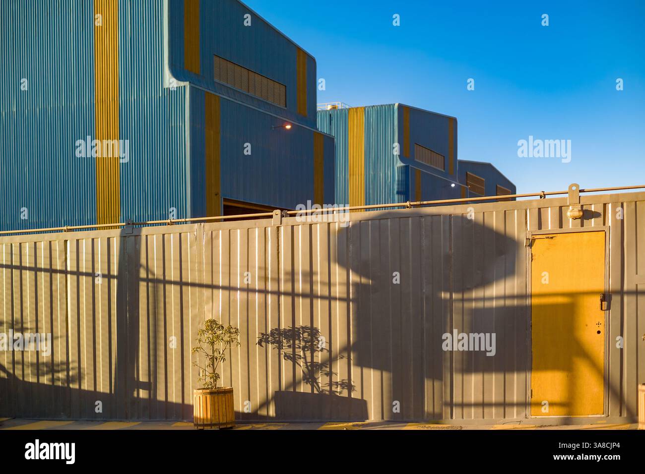 Modular office hi-res stock photography and images - Alamy, image size:1300x956