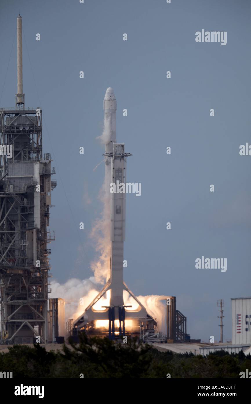 June 3, 2017 - Merritt Island, FL, United States - The SpaceX Falcon 9 rocket and Dragon spacecraft launch from the NASA Kennedy Space Station Launch Complex 39A for the CRS-11 commercial resupply mission June 3, 2017 in Merritt Island, Florida. (Credit Image: © Kim Shiflett/Planet Pix via ZUMA Wire) Stock Photo