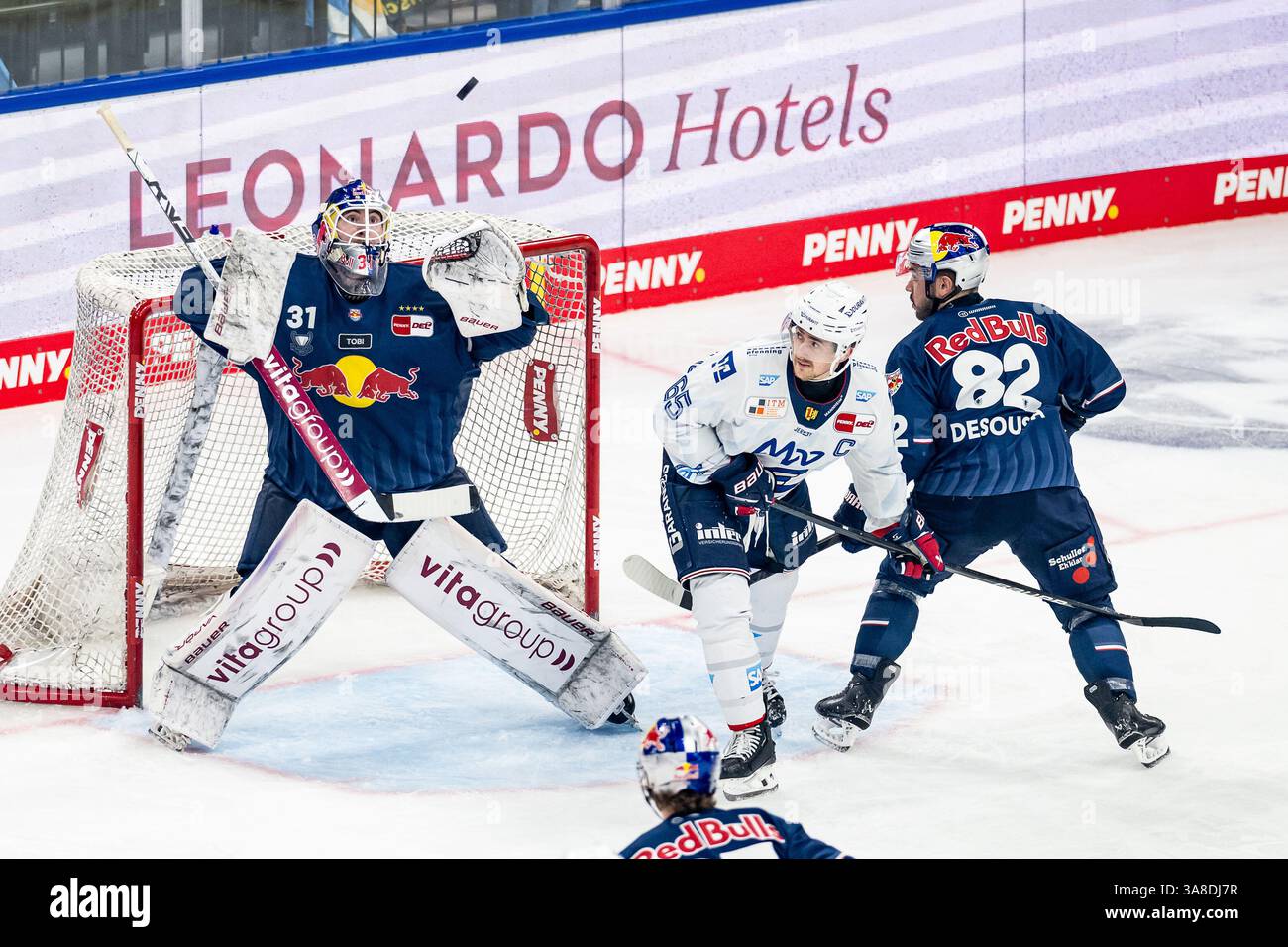 Muenchen, Deutschland. 28th Mar, 2025. Evan Fitzpatrick (Torwart, EHC ...
