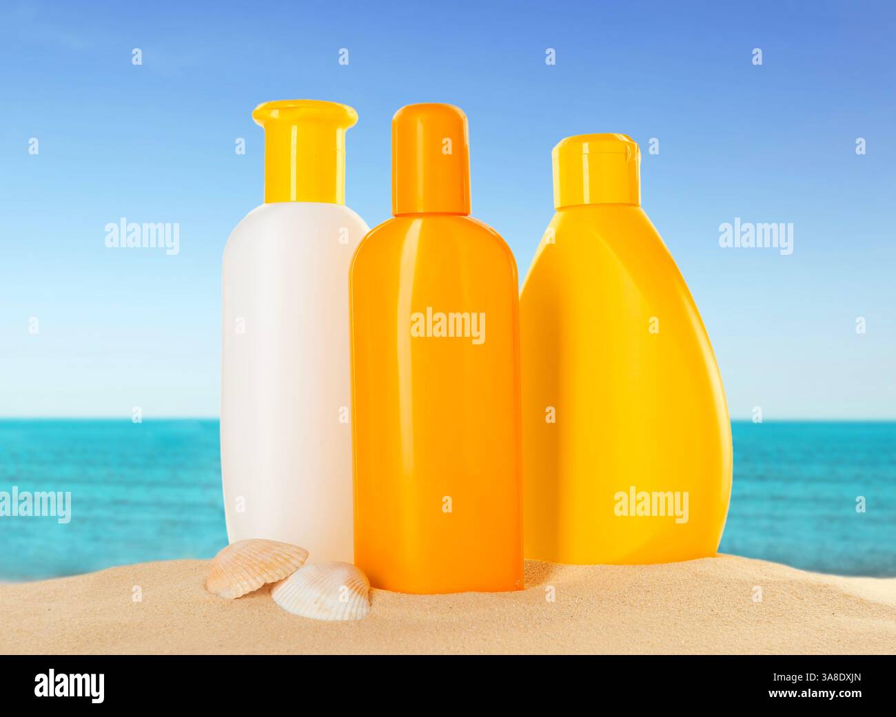Sunscreen products on beach hi-res stock photography and images - Alamy