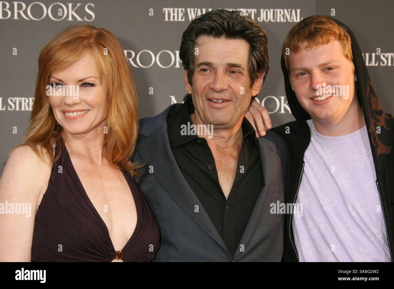 Mr Rosenbur Marg helgenberger alan rosenberg son hi-res stock photography and ...