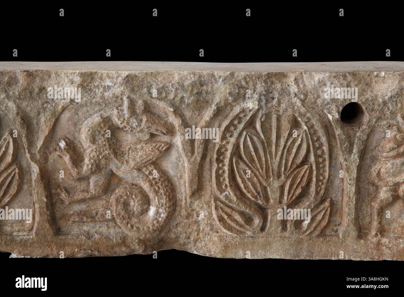 Carved Stone Bird Bath From Jaisalmer - Ca 1920's Carved Stone Bird Bath From Jaisalmer - Ca 1920's