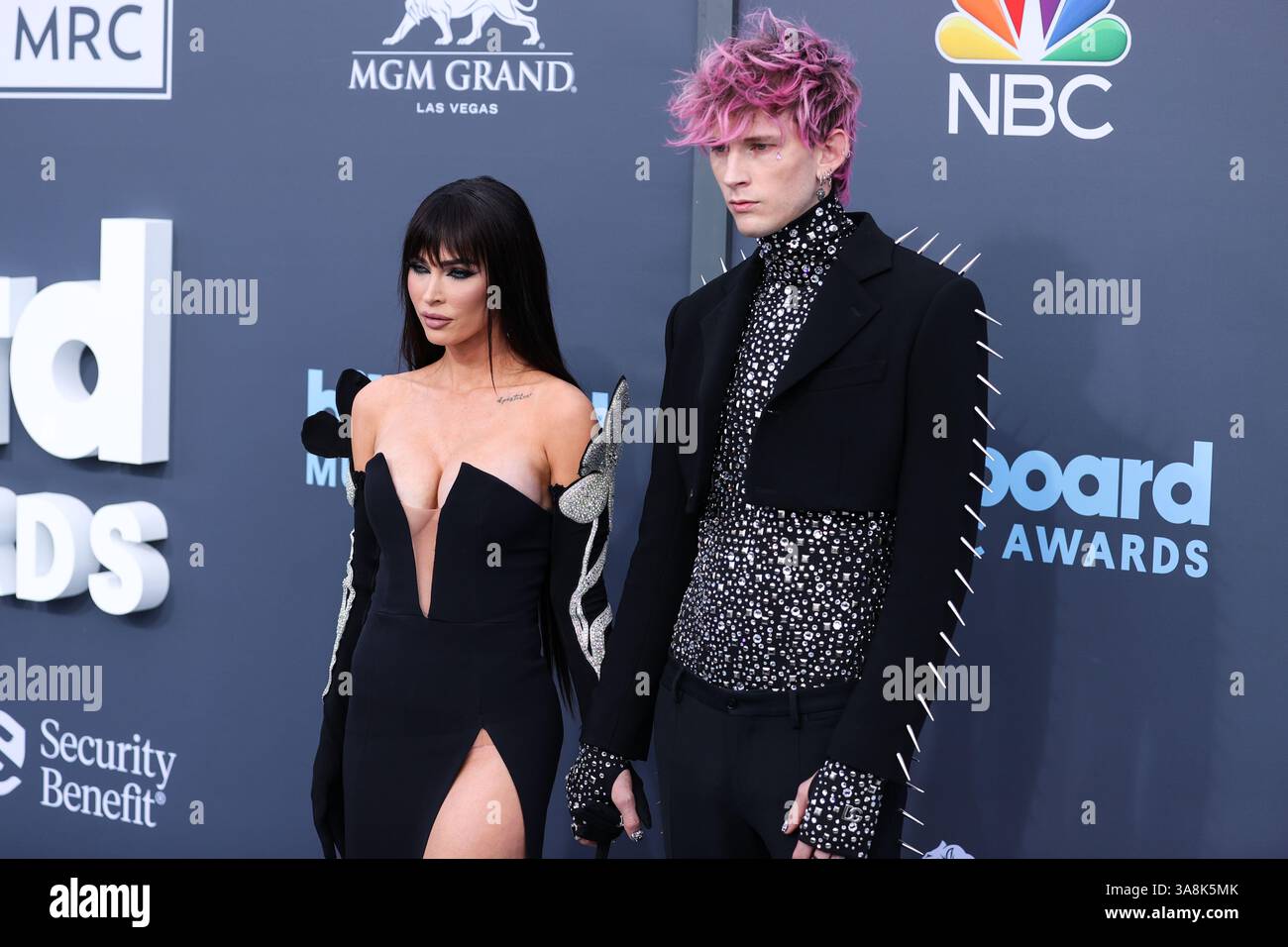Las Vegas, United States. 28th Mar, 2025. (FILE) Megan Fox and Machine Gun Kelly welcome baby girl on Thursday, March 27, 2025. LAS VEGAS, NEVADA, USA - MAY 15: American actress Megan Fox wearing a David Koma dress and a Loree Rodkin ring and boyfriend/American rapper and singer-songwriter Machine Gun Kelly (Colson Baker) arrive at the 2022 Billboard Music Awards held at the MGM Grand Garden Arena on May 15, 2022 in Las Vegas, Nevada, United States. (Photo by Xavier Collin/Image Press Agency) Credit: Image Press Agency/Ģ����ý Live News Stock Photo