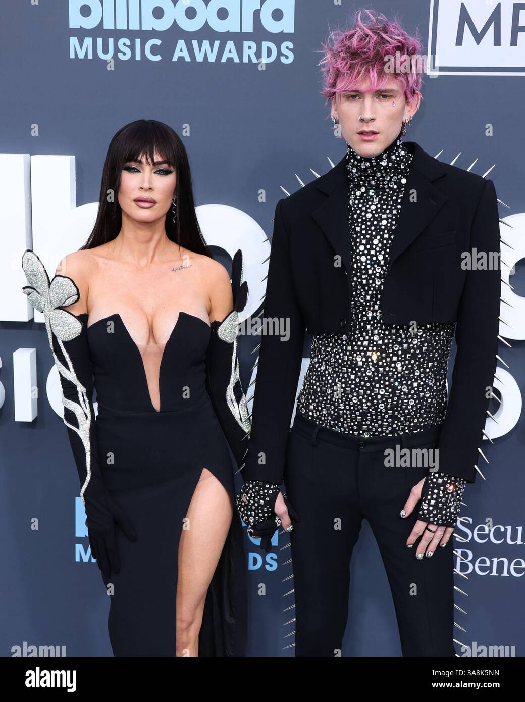Machine gun kelly rapper hi-res stock photography and images