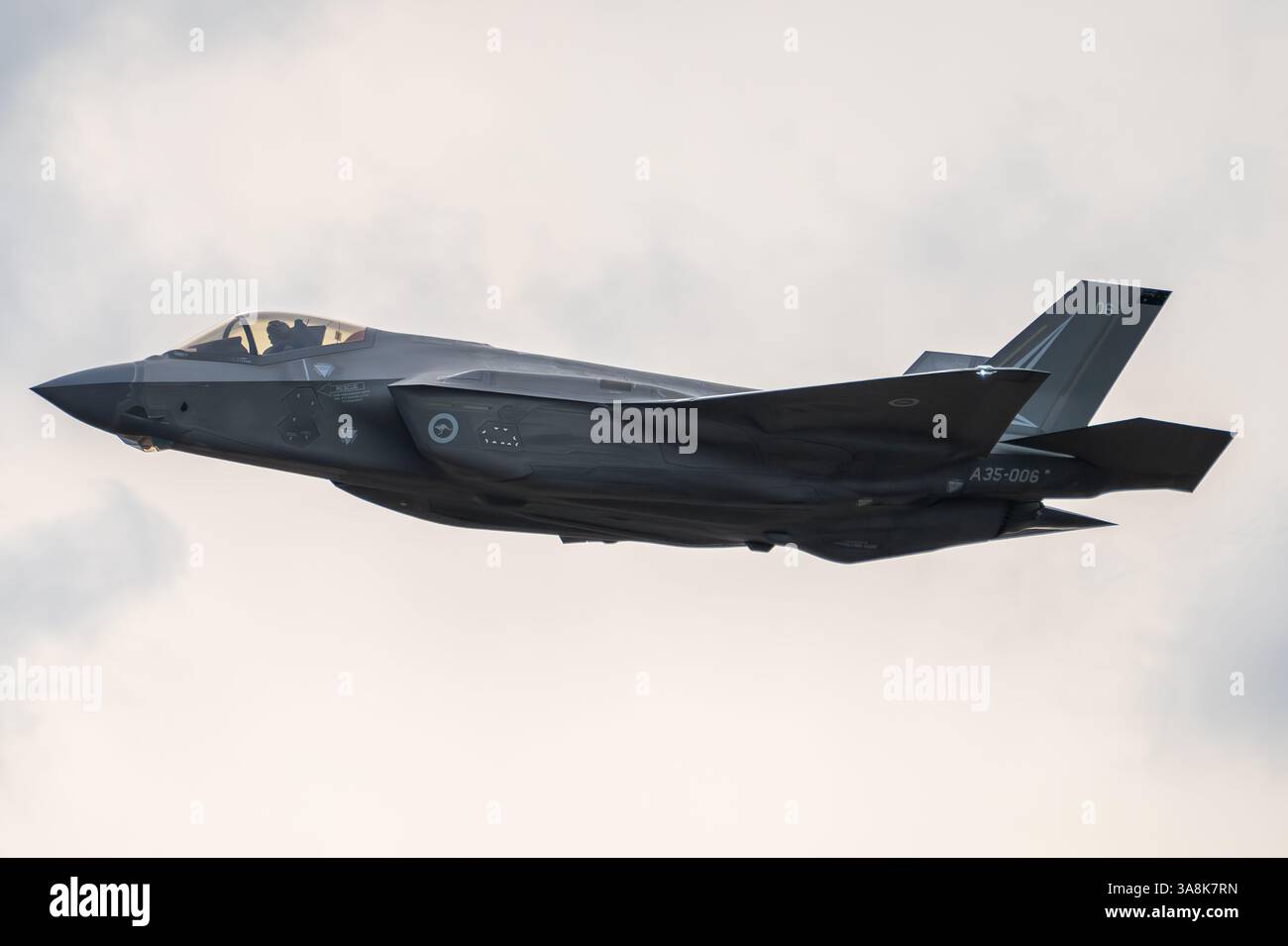 Avalon, Australia. 28th Mar, 2025. RAAF F-35A Lightning II seen making ...