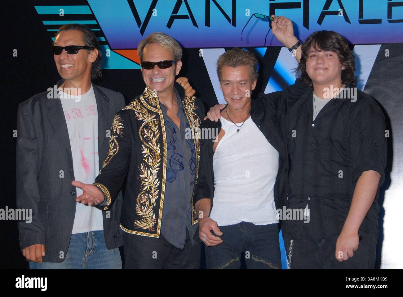 Alex van halen hi-res stock photography and images - Page 2 - Alamy, image size:1300x956