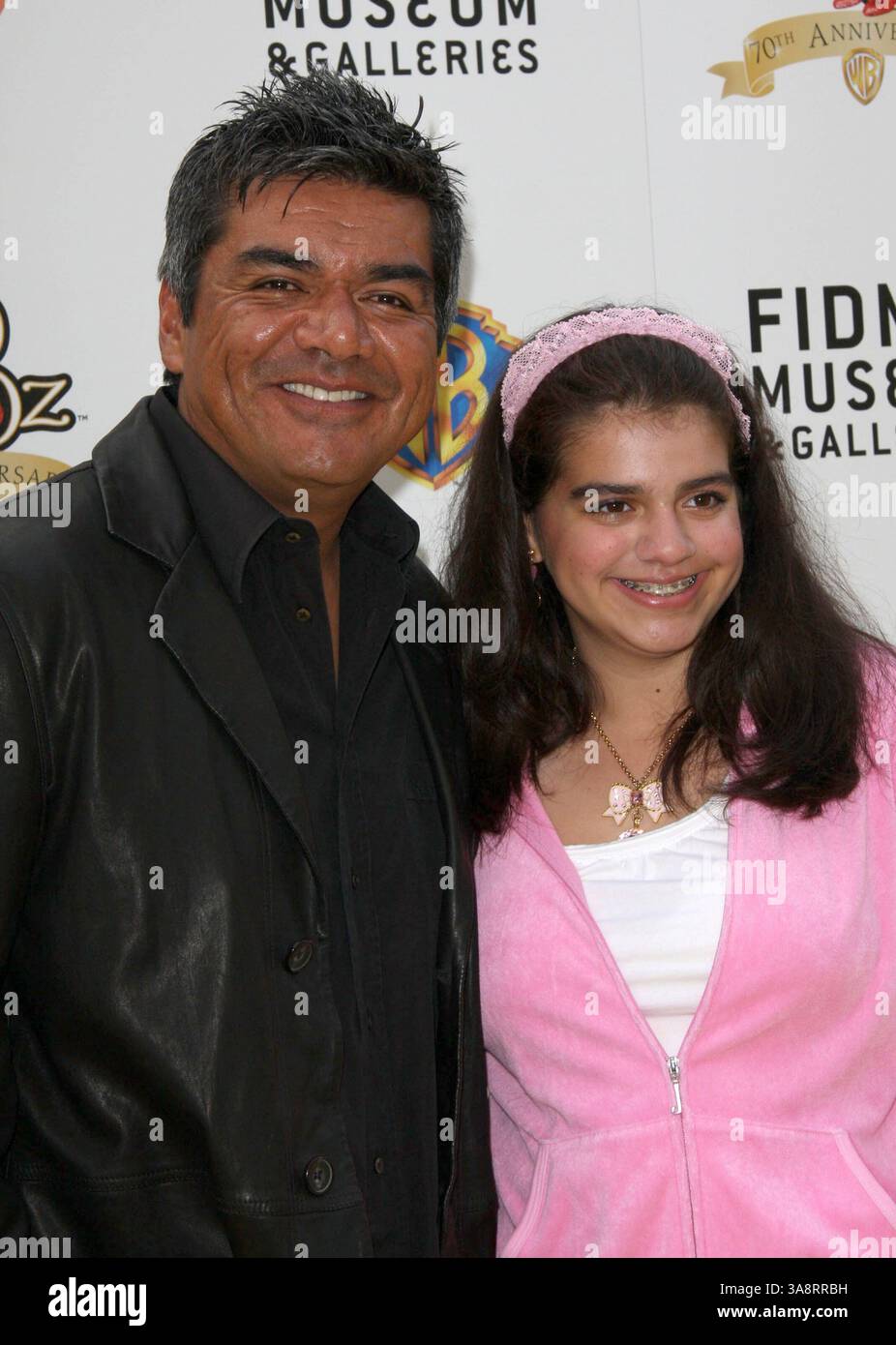 George lopez daughter mayan lopez hi-res stock photography and images -  Alamy, image size:926x1390