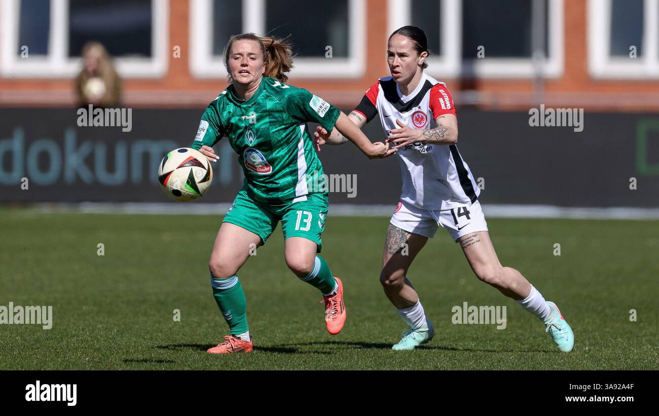 v.li. Ricarda Walkling (SV Werder Bremen, 13) und Geraldine Reuteler (Eintracht Frankfurt, 14