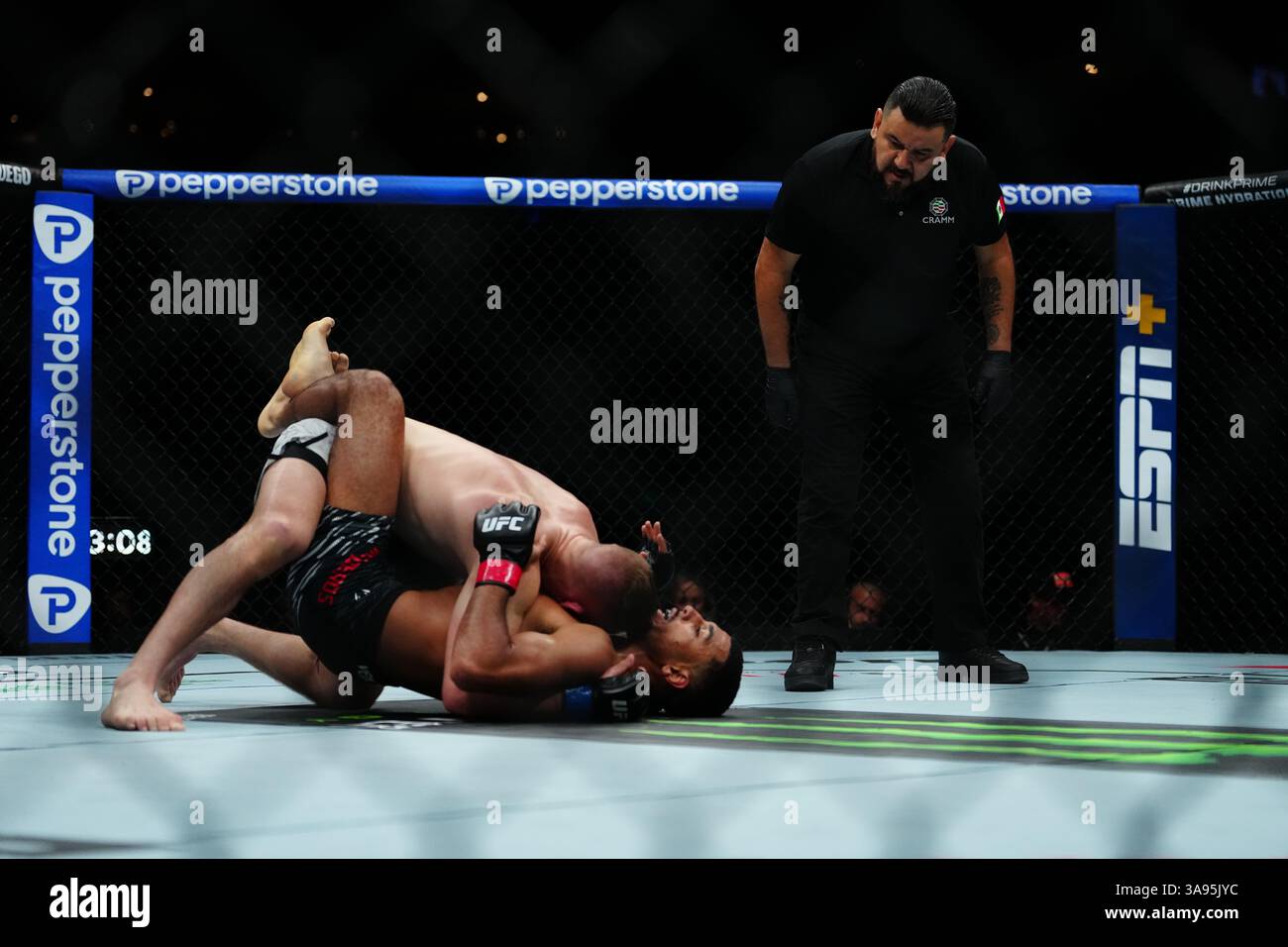Mexico City, Mexico, United States. 29th Mar, 2025. MEXICO CITY, MEXICO - MARCH 29: Marquel Mederos and Austin Hubbard step into the octagon for a 3-round bout at UFC Fight Night - Moreno vs Erceg at Arena CDMX on March 29, 2025 in Mexico City, Mexico (Photo by Louis Grasse/PxImages) Credit: Px Images/Alamy Live News Stock Photo
