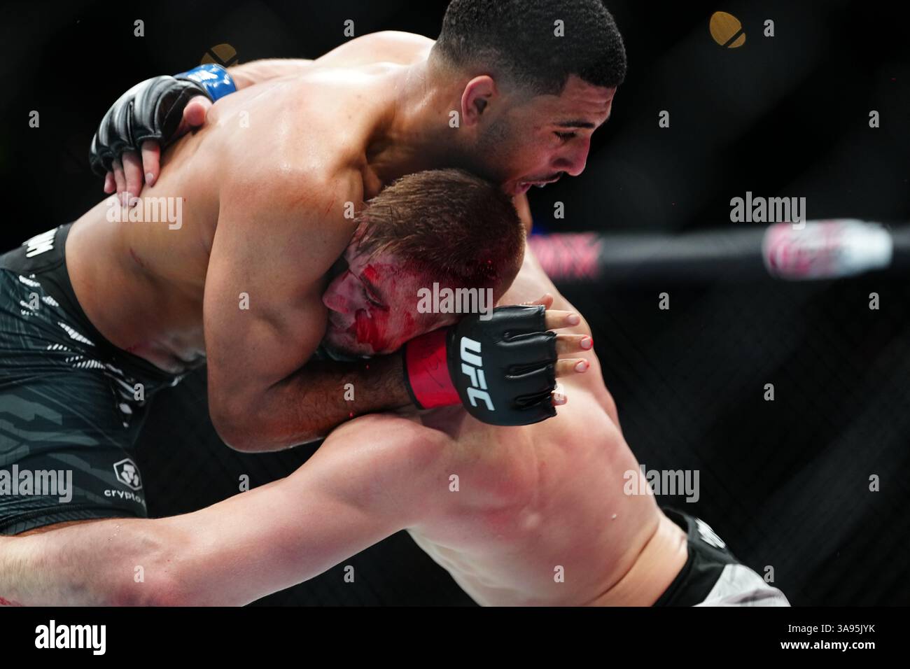 Mexico City, Mexico, United States. 29th Mar, 2025. MEXICO CITY, MEXICO - MARCH 29: Marquel Mederos and Austin Hubbard step into the octagon for a 3-round bout at UFC Fight Night - Moreno vs Erceg at Arena CDMX on March 29, 2025 in Mexico City, Mexico (Photo by Louis Grasse/PxImages) Credit: Px Images/Alamy Live News Stock Photo