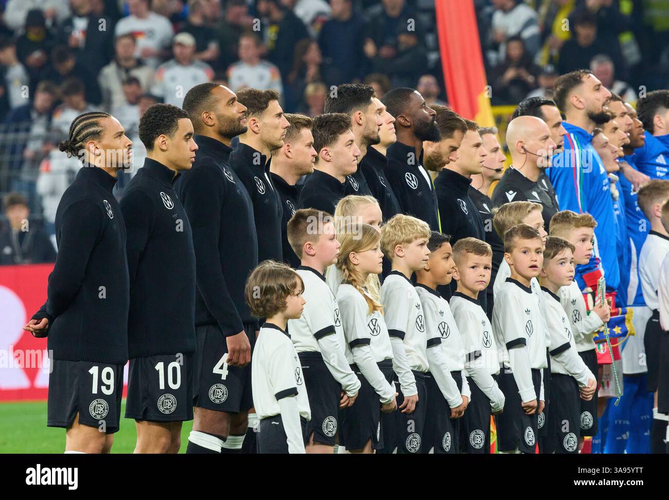 DFB team at anthem, Leroy Sane, DFB 19 Jamal Musiala, DFB 10 Jonathan ...