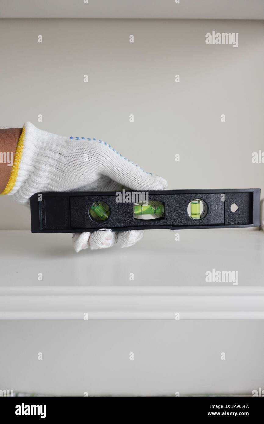 Alignment Check Hand Hand alignment hi-res stock photography and images - Alamy