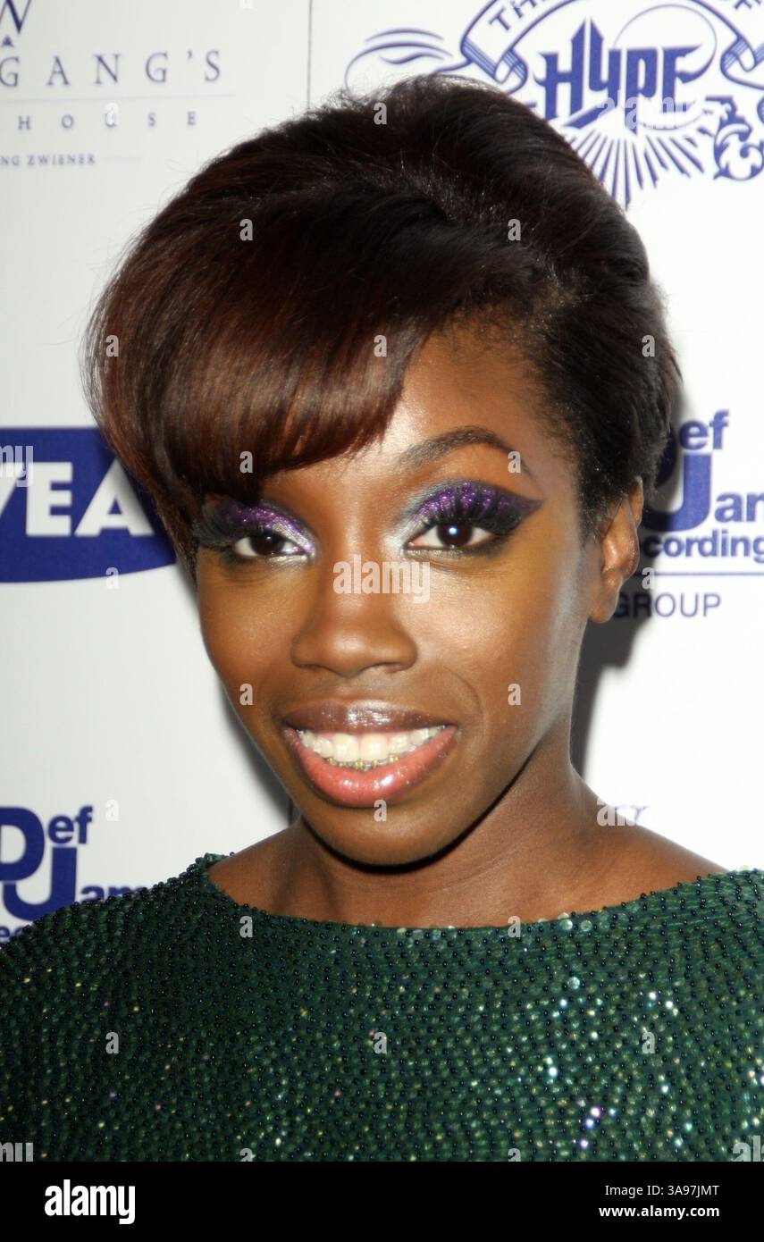 Ormonda va dachada qaynona jinsiy aloqa