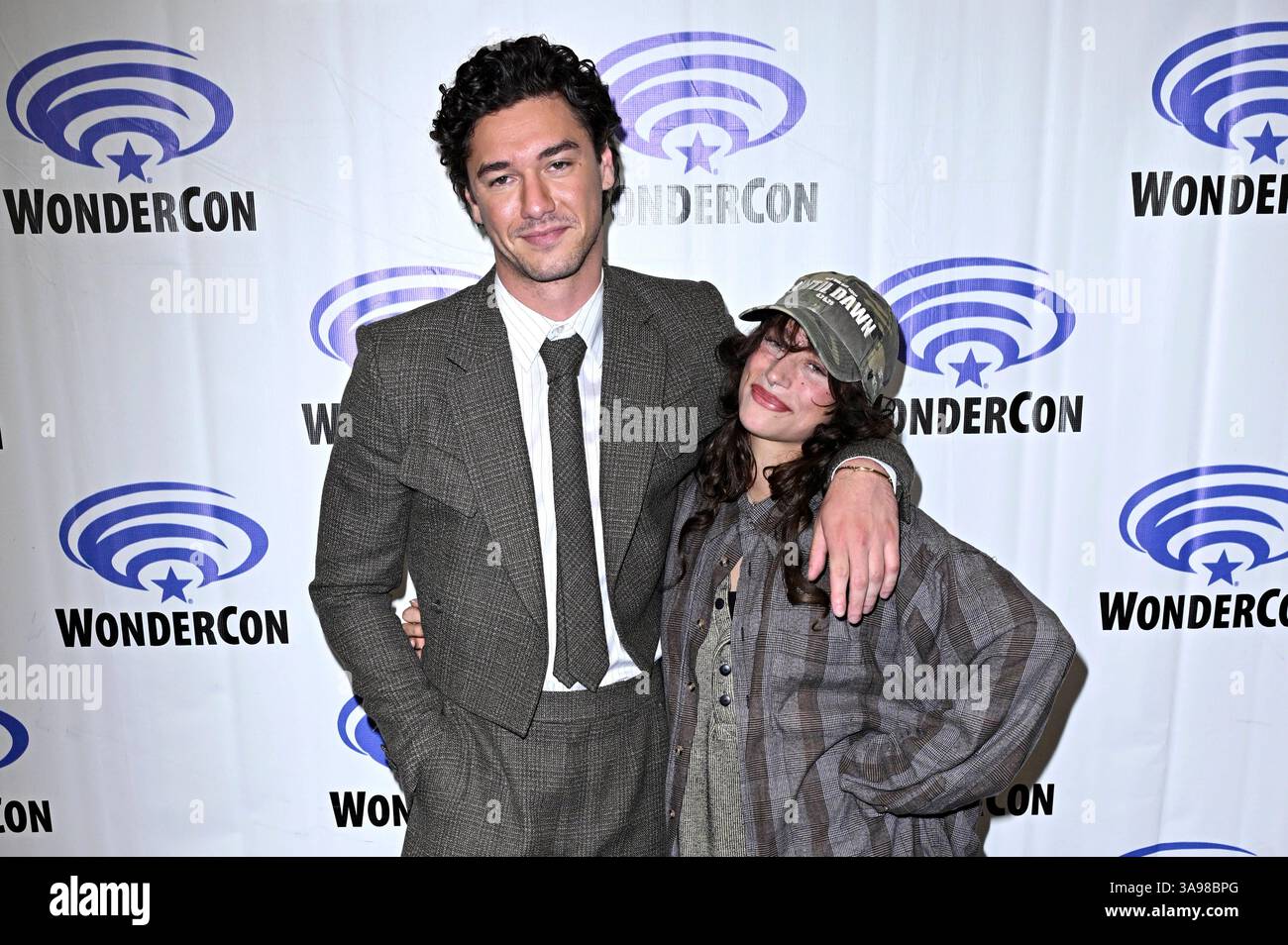 Belmont Cameli und Odessa A zion beim Photocall zum Kinofilm Until Dawn ...