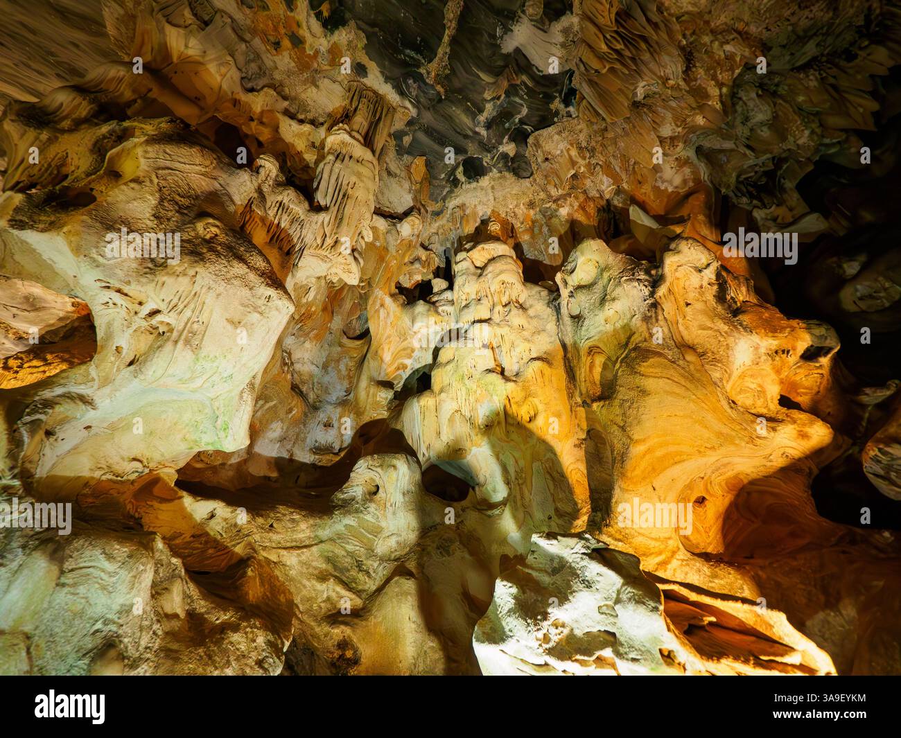 Inside Cango caves, Oudtshoorn, South Africa Stock Photo - Alamy