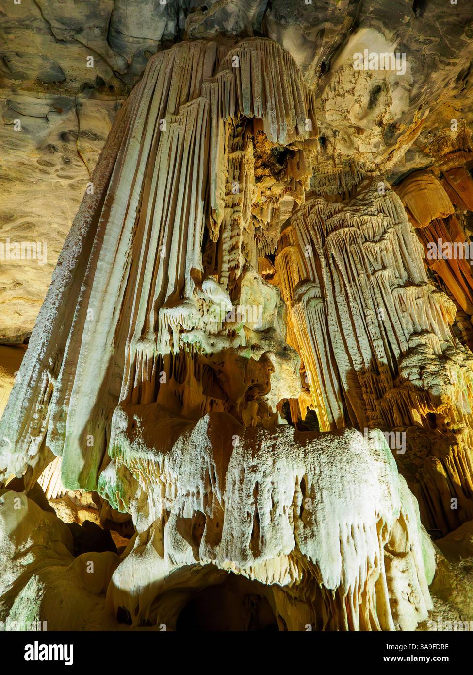 Inside Cango caves, Oudtshoorn, South Africa Stock Photo - Alamy